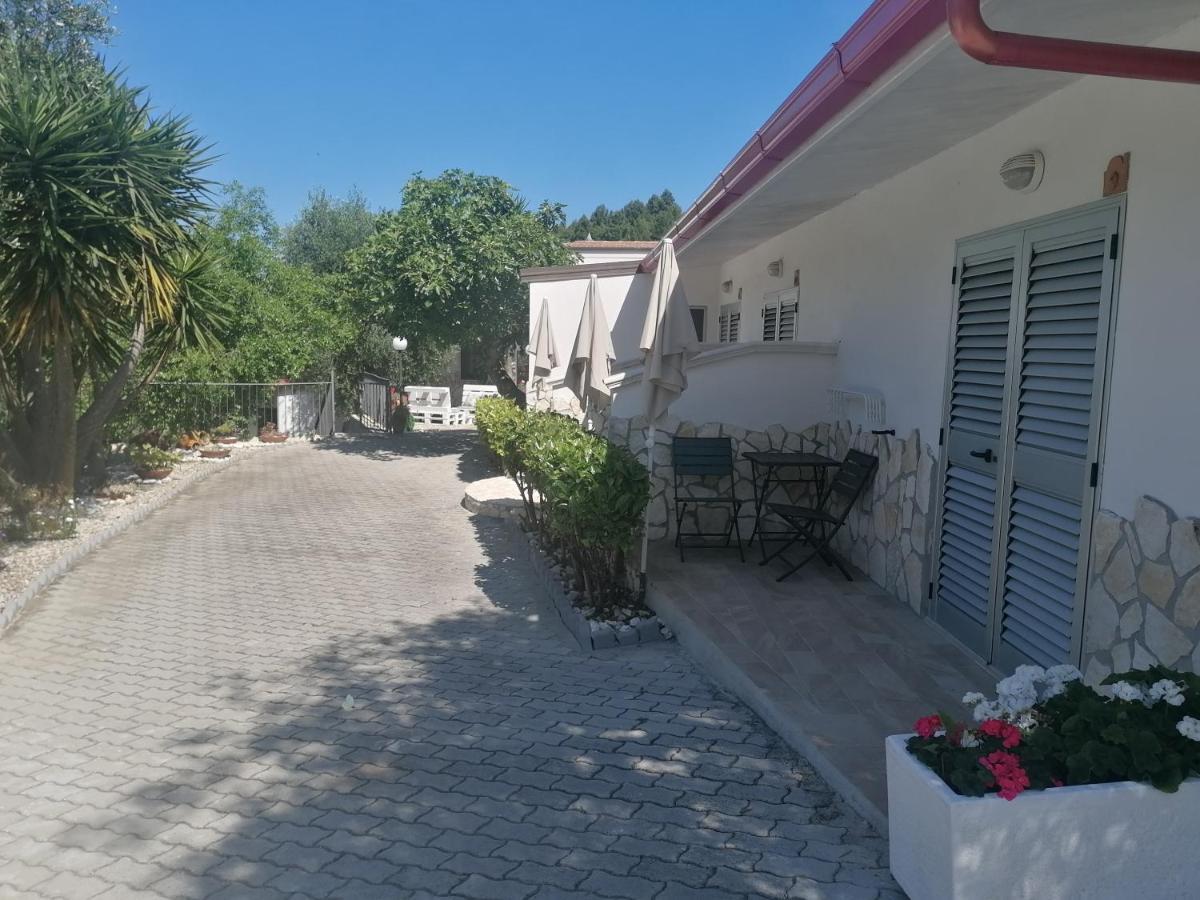 Agriturismo Valle Dei Gelsi Peschici Rum bild